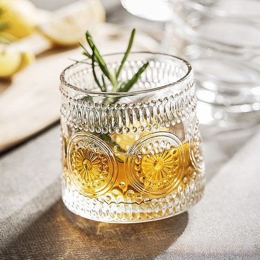 Internet Celebrity INS Style Whiskey Glass - Rotating Tumbler, Creative and High-Value Glass Water Cup for Home, Suitable for Alcoholic Beverages.